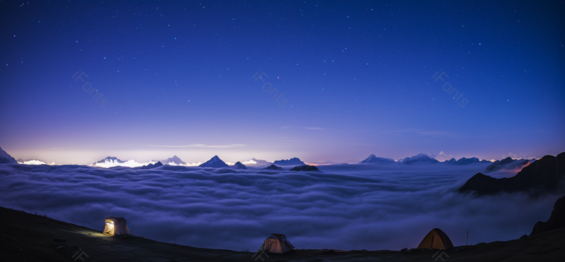牛背山夜晚蓝色的星空下山峰上有帐篷驻扎,高清,摄影图,摄影图片,图片大全,摄影图免费下载